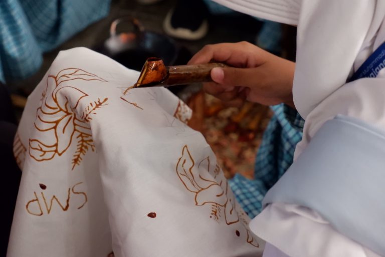 Belajar Tak Selalu di Kelas, Murid SPEMKA Jelajahi Warisan Batik Pekalongan